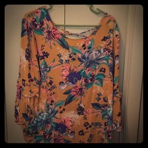 Ava & Viv floral top